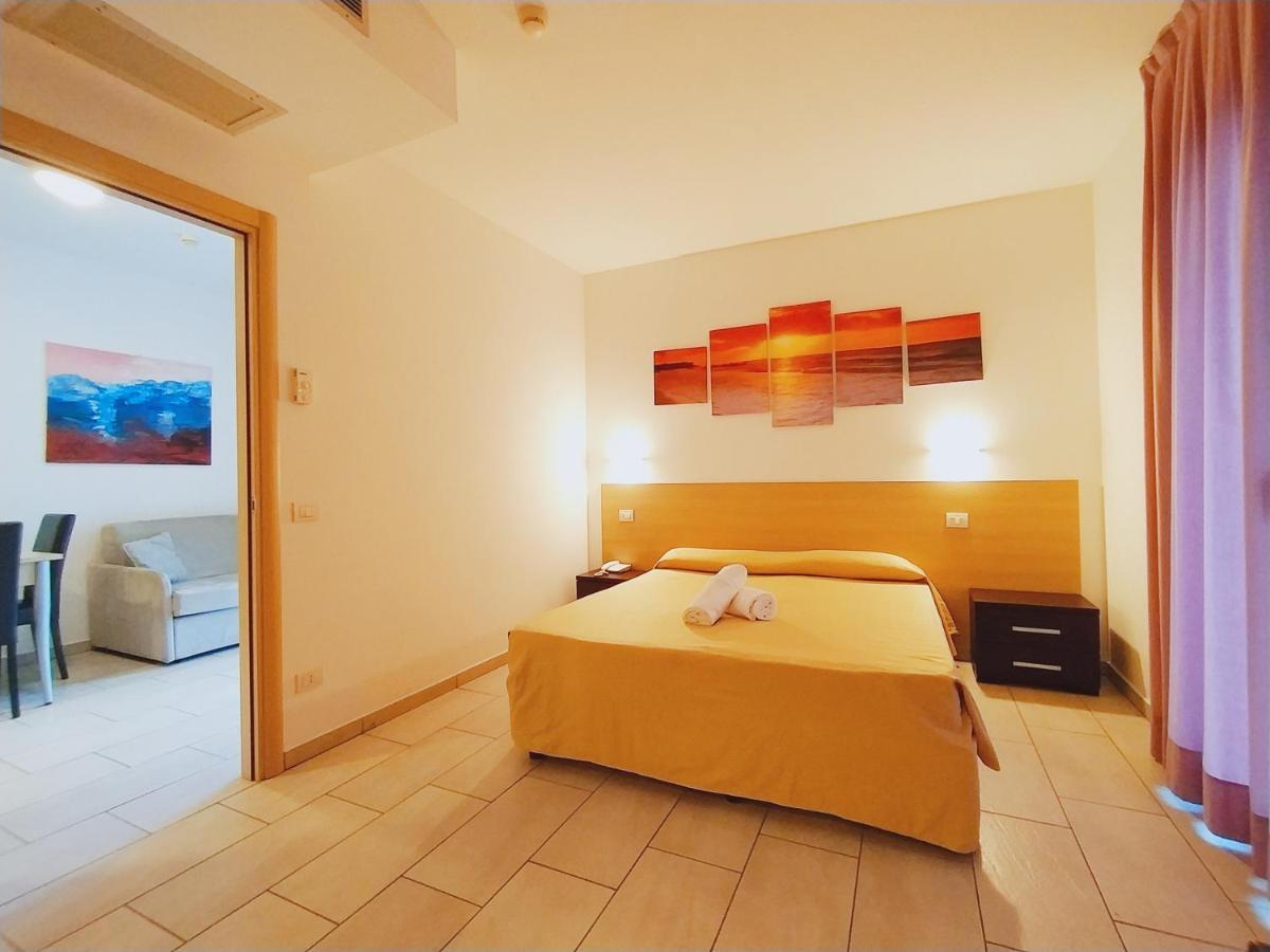 Residence Hotel Rubino Fogliano Marina Ngoại thất bức ảnh