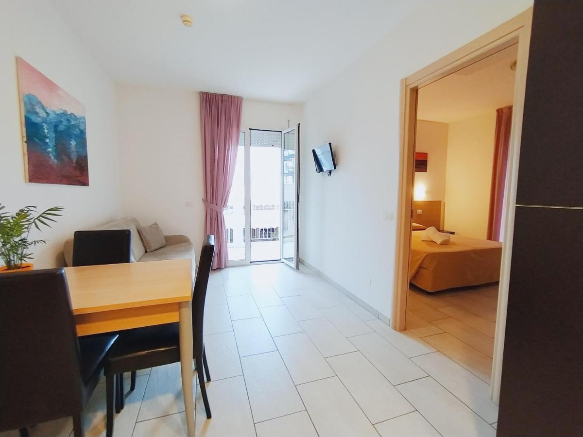 Residence Hotel Rubino Fogliano Marina Ngoại thất bức ảnh