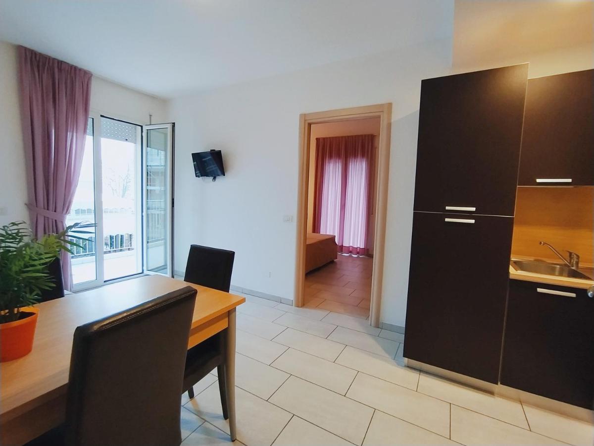 Residence Hotel Rubino Fogliano Marina Ngoại thất bức ảnh